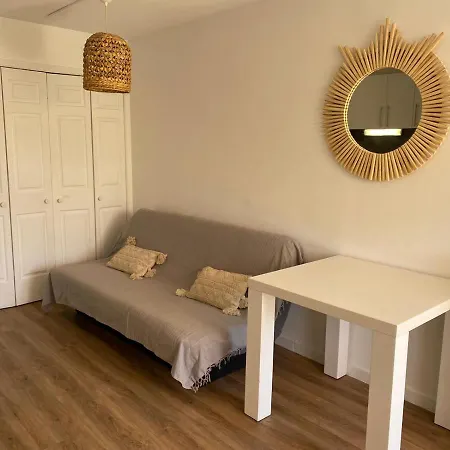 Agreable A 5 Min A Pied De La Apartment *